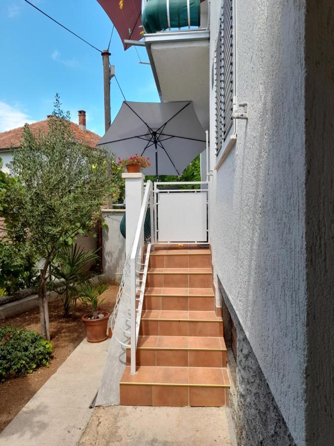 Apartment Gotovina ビオグラード・ナ・モル エクステリア 写真