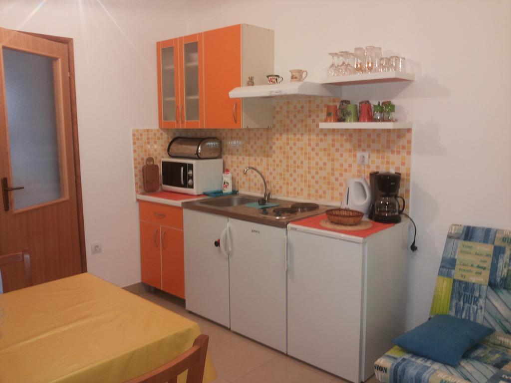 Apartment Gotovina ビオグラード・ナ・モル 部屋 写真